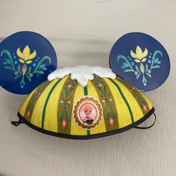 Disney Frozen Mickey Mouse ears hat. - Picture 1 of 3